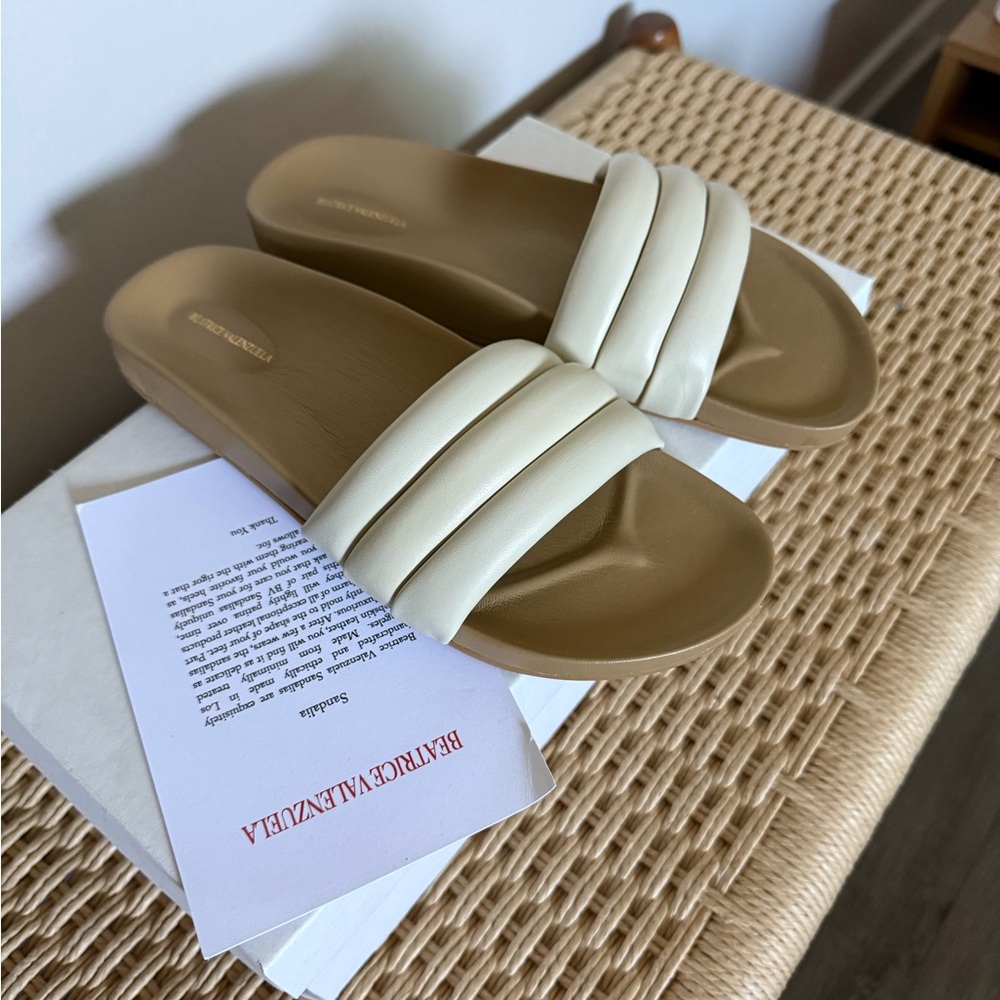 Beatrice Valenzuela White Sandalias